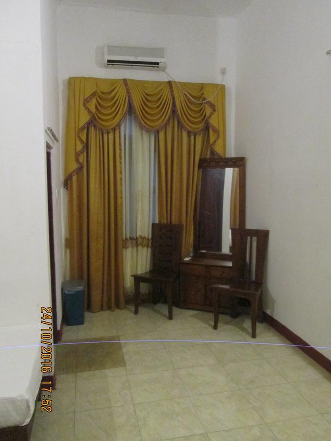 Hotel Blue Whale Jaffna Esterno foto