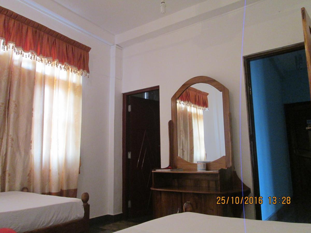 Hotel Blue Whale Jaffna Esterno foto