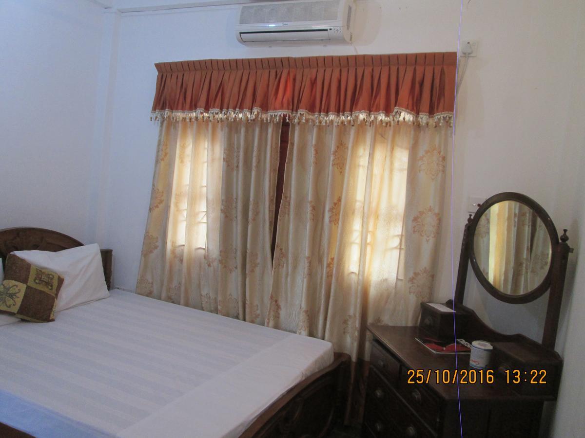 Hotel Blue Whale Jaffna Esterno foto