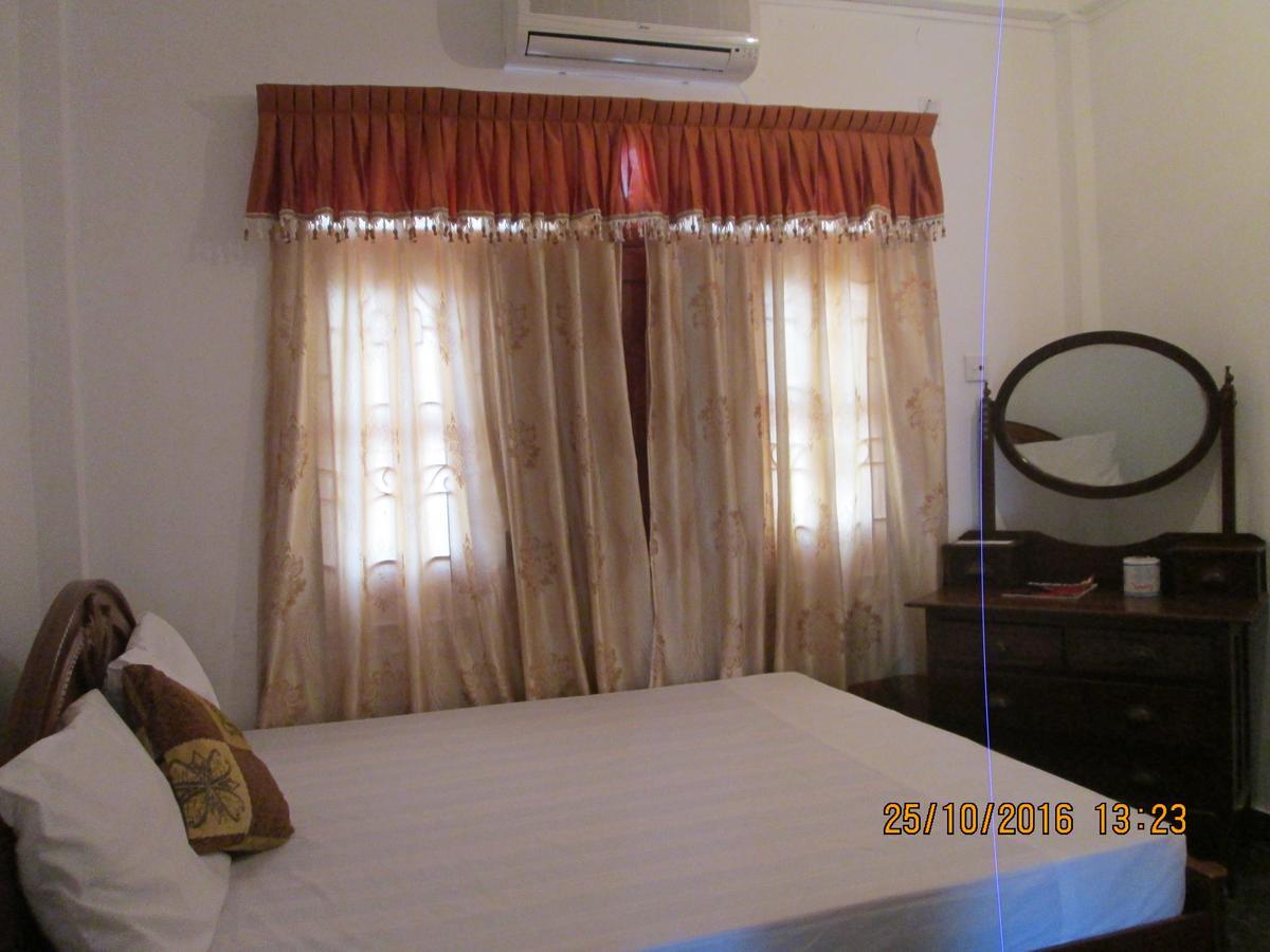Hotel Blue Whale Jaffna Esterno foto