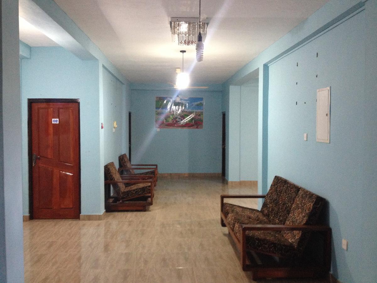 Hotel Blue Whale Jaffna Esterno foto