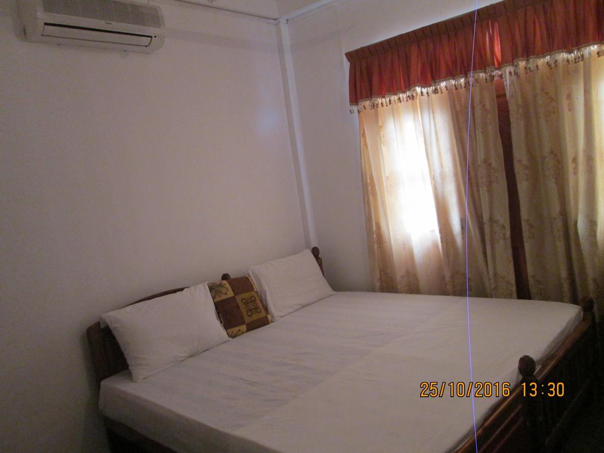 Hotel Blue Whale Jaffna Esterno foto