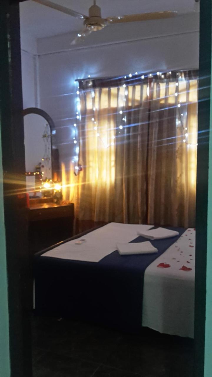 Hotel Blue Whale Jaffna Esterno foto