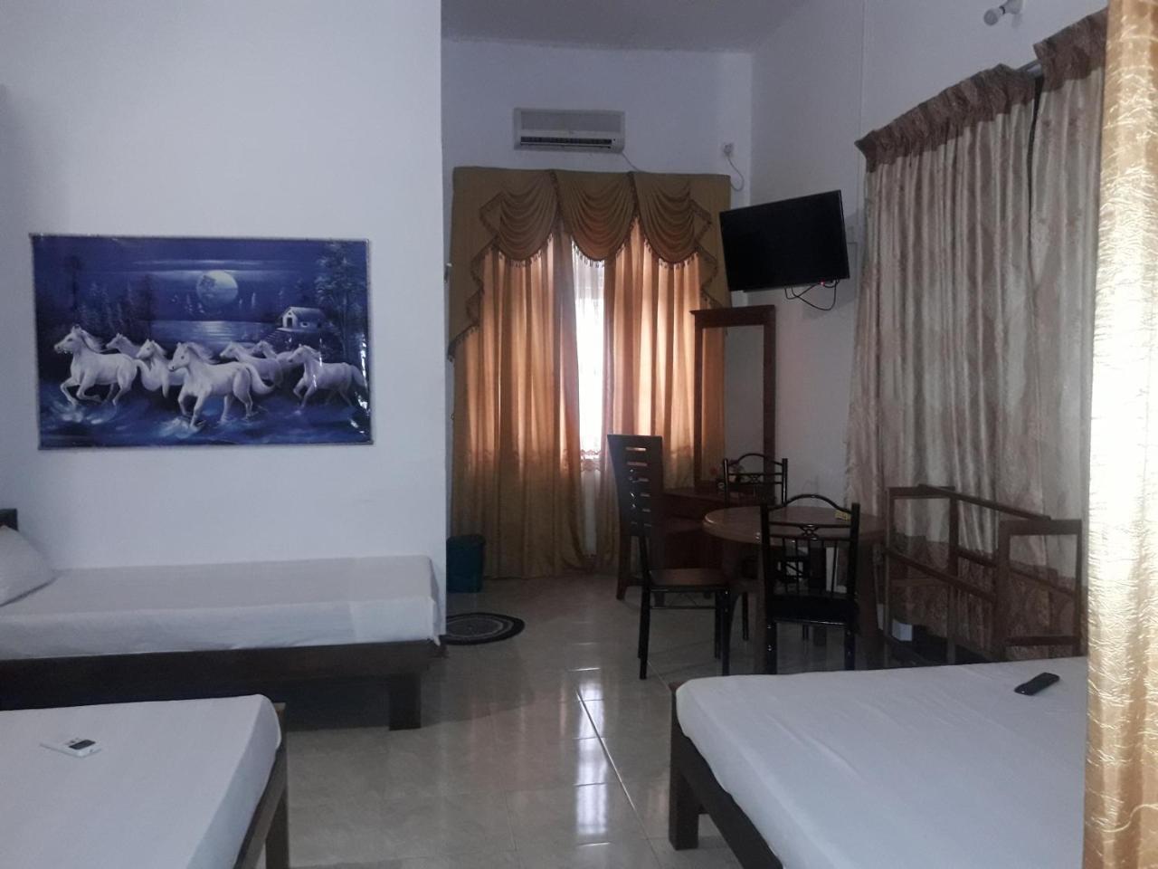 Hotel Blue Whale Jaffna Esterno foto