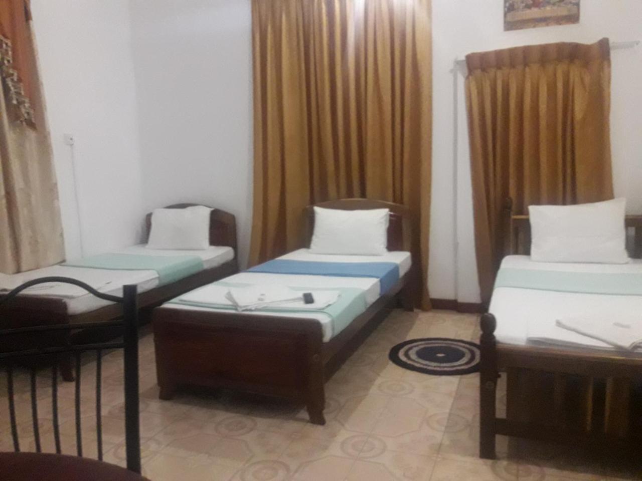 Hotel Blue Whale Jaffna Esterno foto