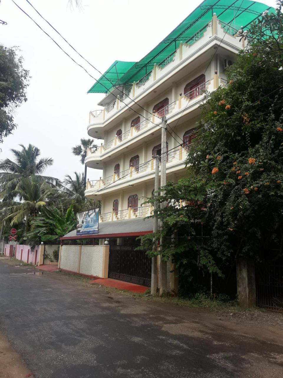 Hotel Blue Whale Jaffna Esterno foto