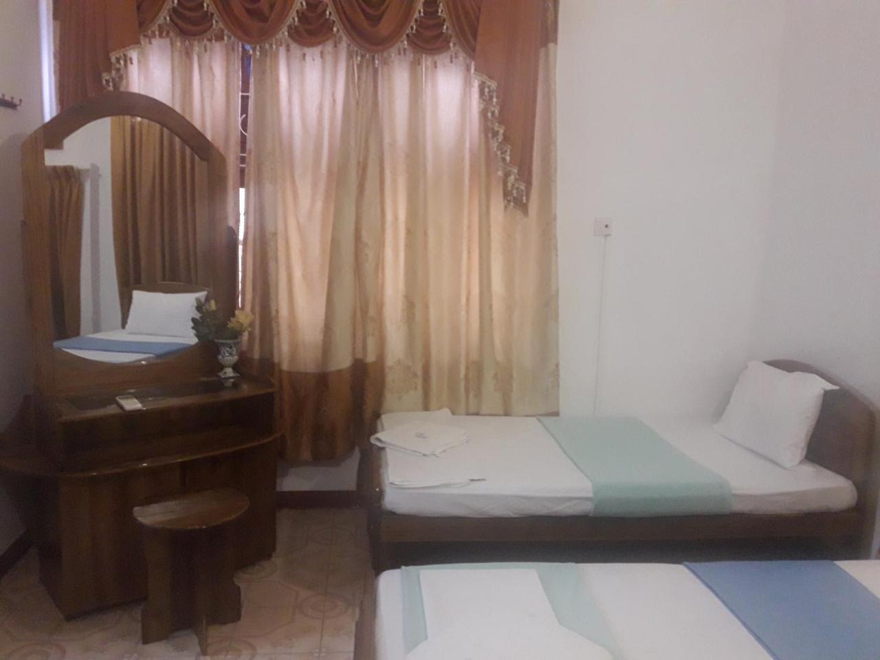 Hotel Blue Whale Jaffna Esterno foto