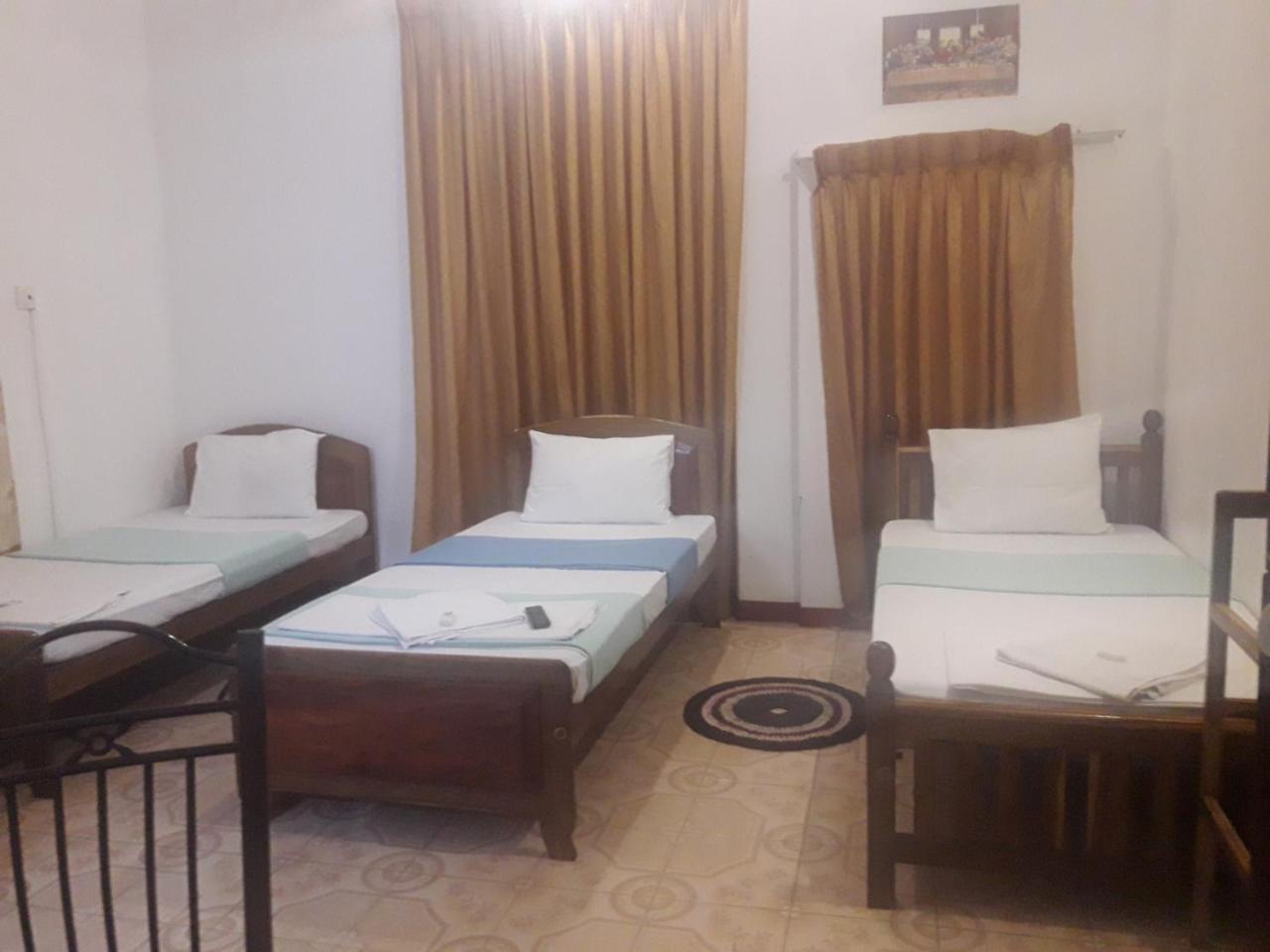 Hotel Blue Whale Jaffna Esterno foto