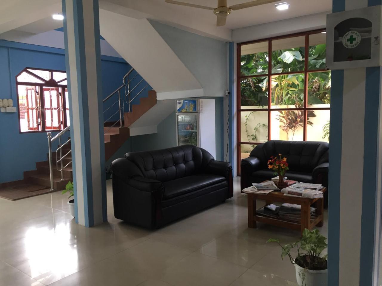 Hotel Blue Whale Jaffna Esterno foto